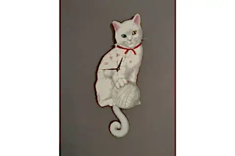 VAN KEDİSİ DEKORATİF SARKAÇLI DUVAR SAATİ