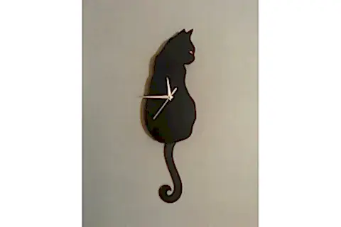 SİYAH KEDİ DEKORATİF SARKAÇLI DUVAR SAATİ