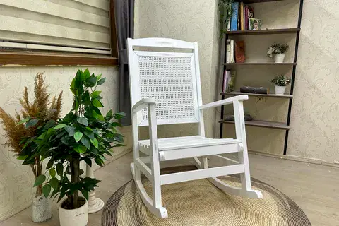 VERANDA SALLANAN SANDALYE, BEYAZ AHŞAP AYAK